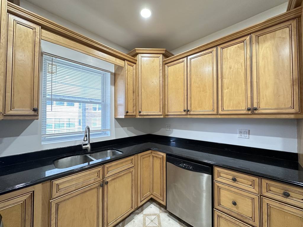 Apartment for rent at 2611 611 Walnut #4, Chicago, IL 60661