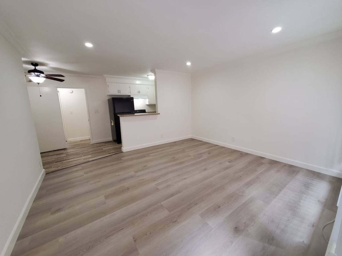 Apartment for rent at 822 N Mariposa Ave, Los Angeles, CA 90029