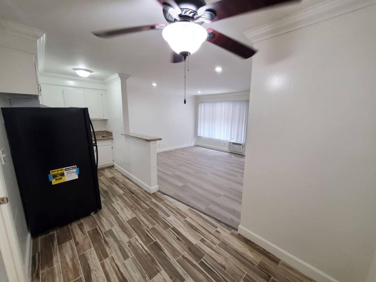 Apartment for rent at 822 N Mariposa Ave, Los Angeles, CA 90029