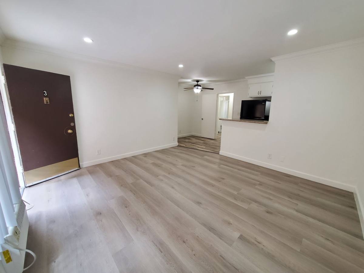 Apartment for rent at 822 N Mariposa Ave, Los Angeles, CA 90029