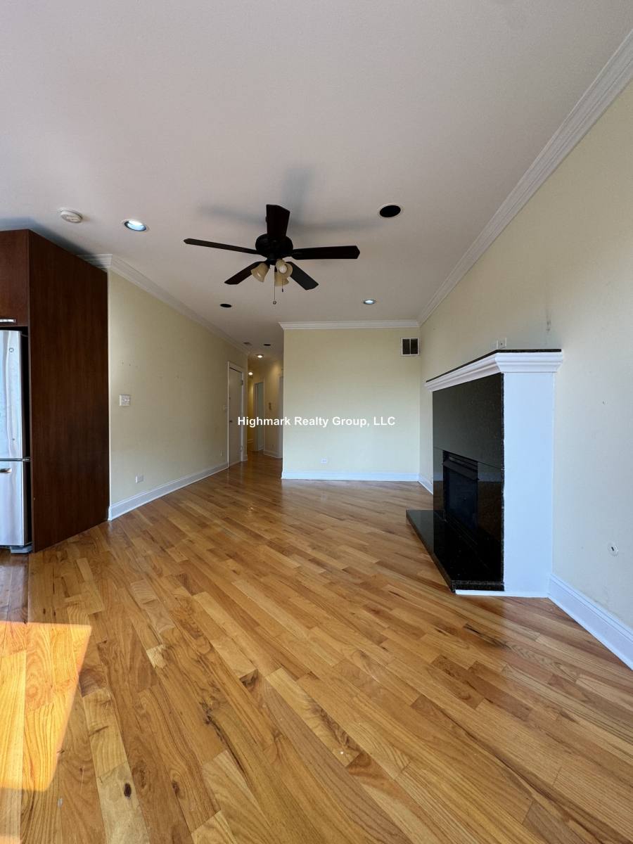 Condo for rent at 6935 N Oakley Ave #1T, Chicago, IL 60645