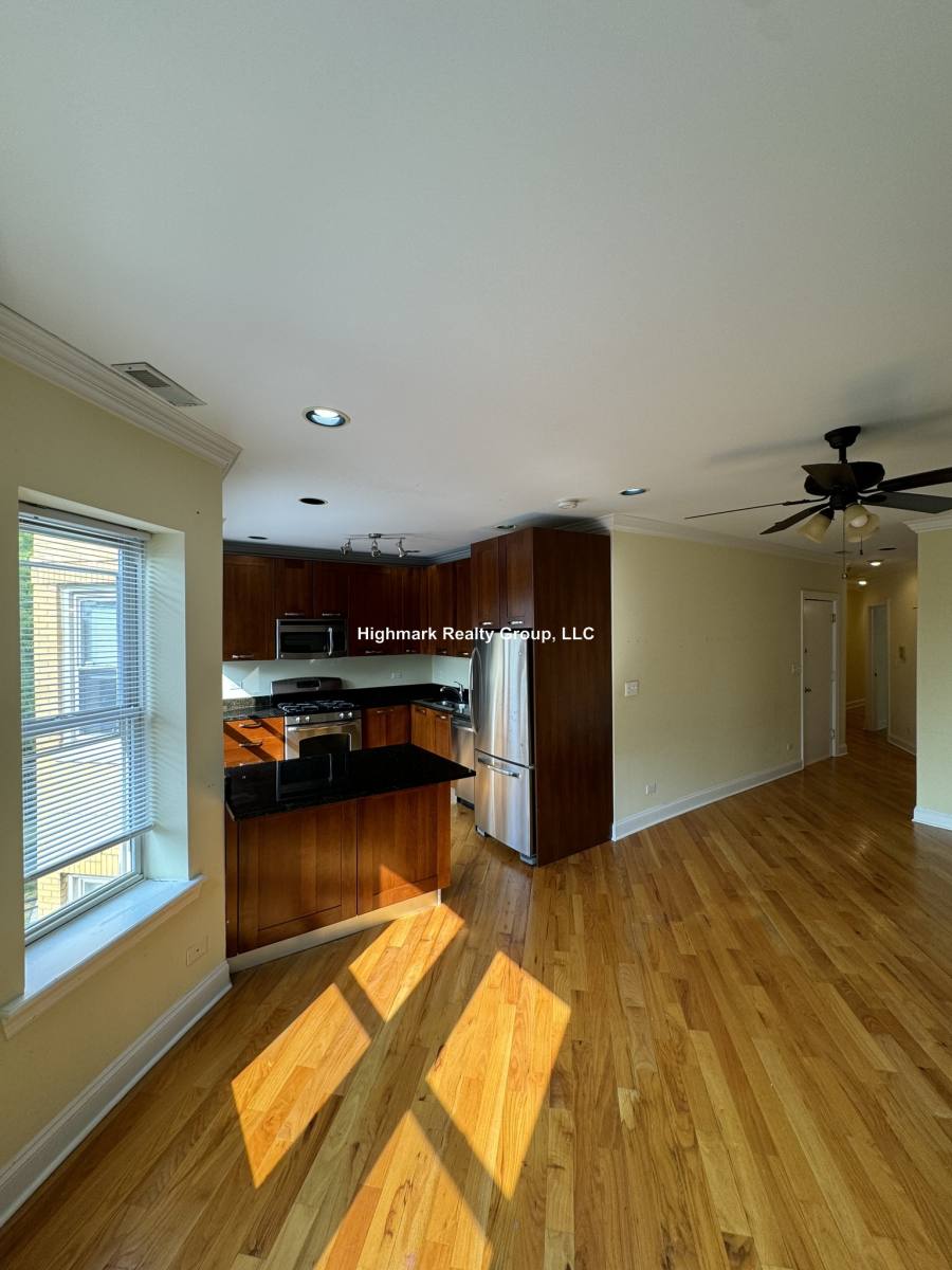 Condo for rent at 6935 N Oakley Ave #1T, Chicago, IL 60645