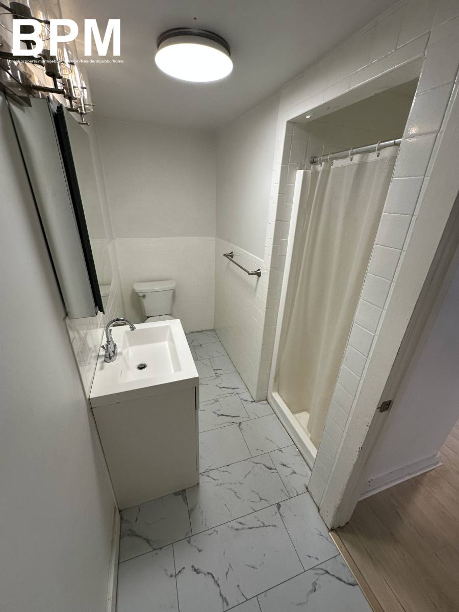 Apartment for rent at 124 Felton St #1, Waltham, MA 02453