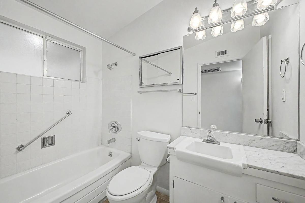 Townhouse for rent at 10606 W Oakmont Dr, Sun City, AZ 85351