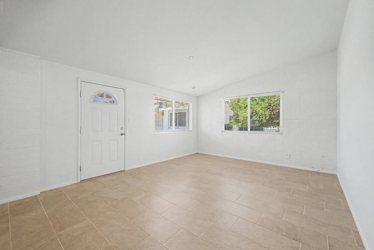 Townhouse for rent at 10606 W Oakmont Dr, Sun City, AZ 85351