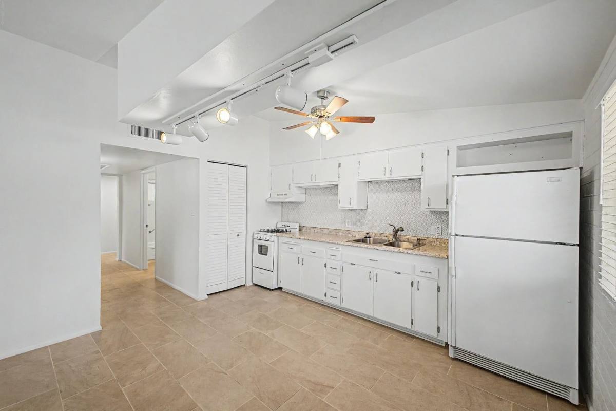 Townhouse for rent at 10606 W Oakmont Dr, Sun City, AZ 85351