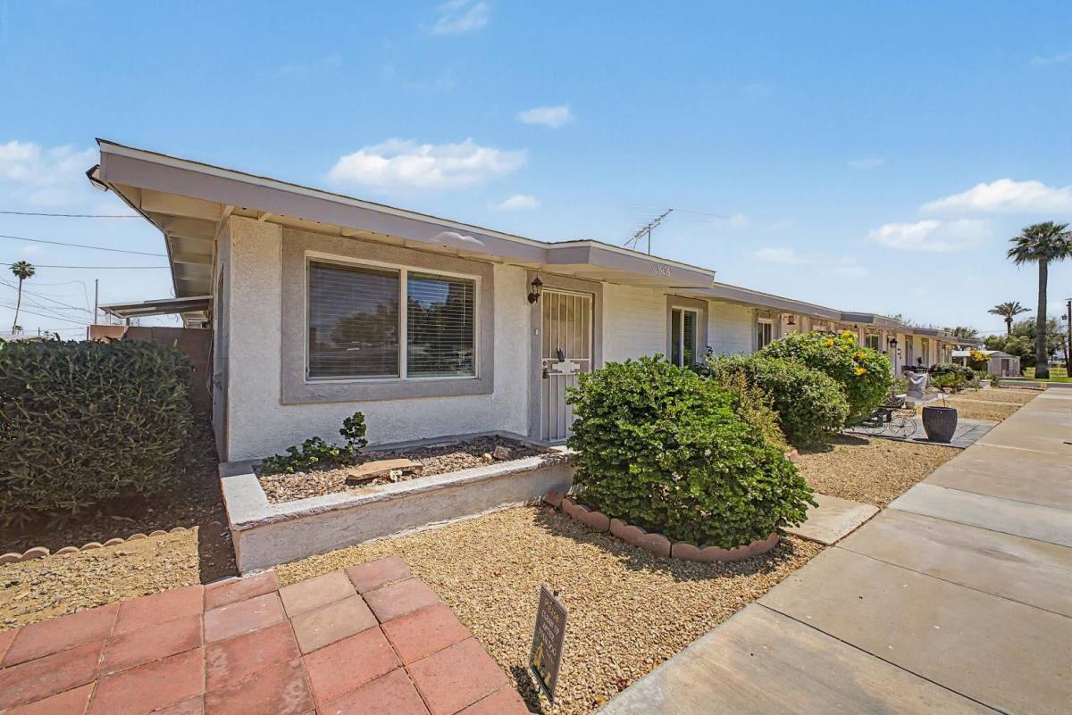 Townhouse for rent at 10606 W Oakmont Dr, Sun City, AZ 85351