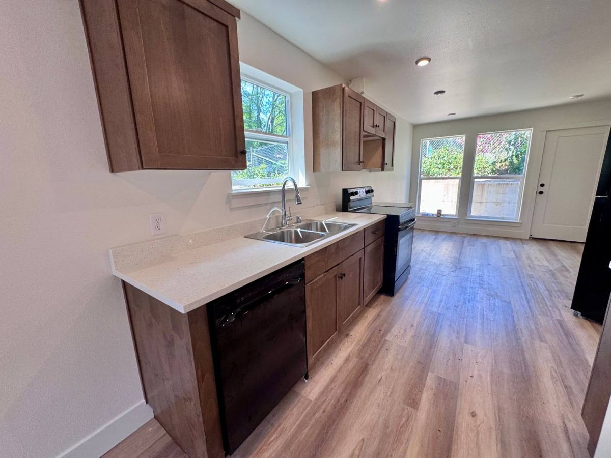 Townhouse for rent at 5406 NE 34th St, Vancouver, WA 98661
