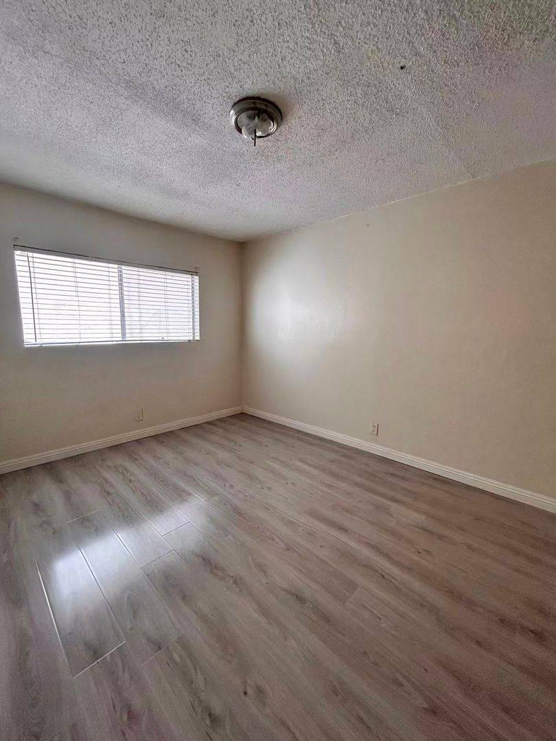 Apartment for rent at 7642 Vineland Ave, Sun Valley, CA 91352