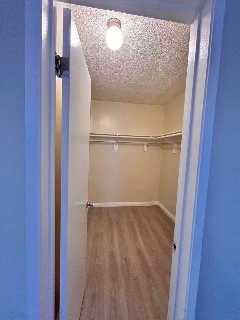 Apartment for rent at 7642 Vineland Ave, Sun Valley, CA 91352