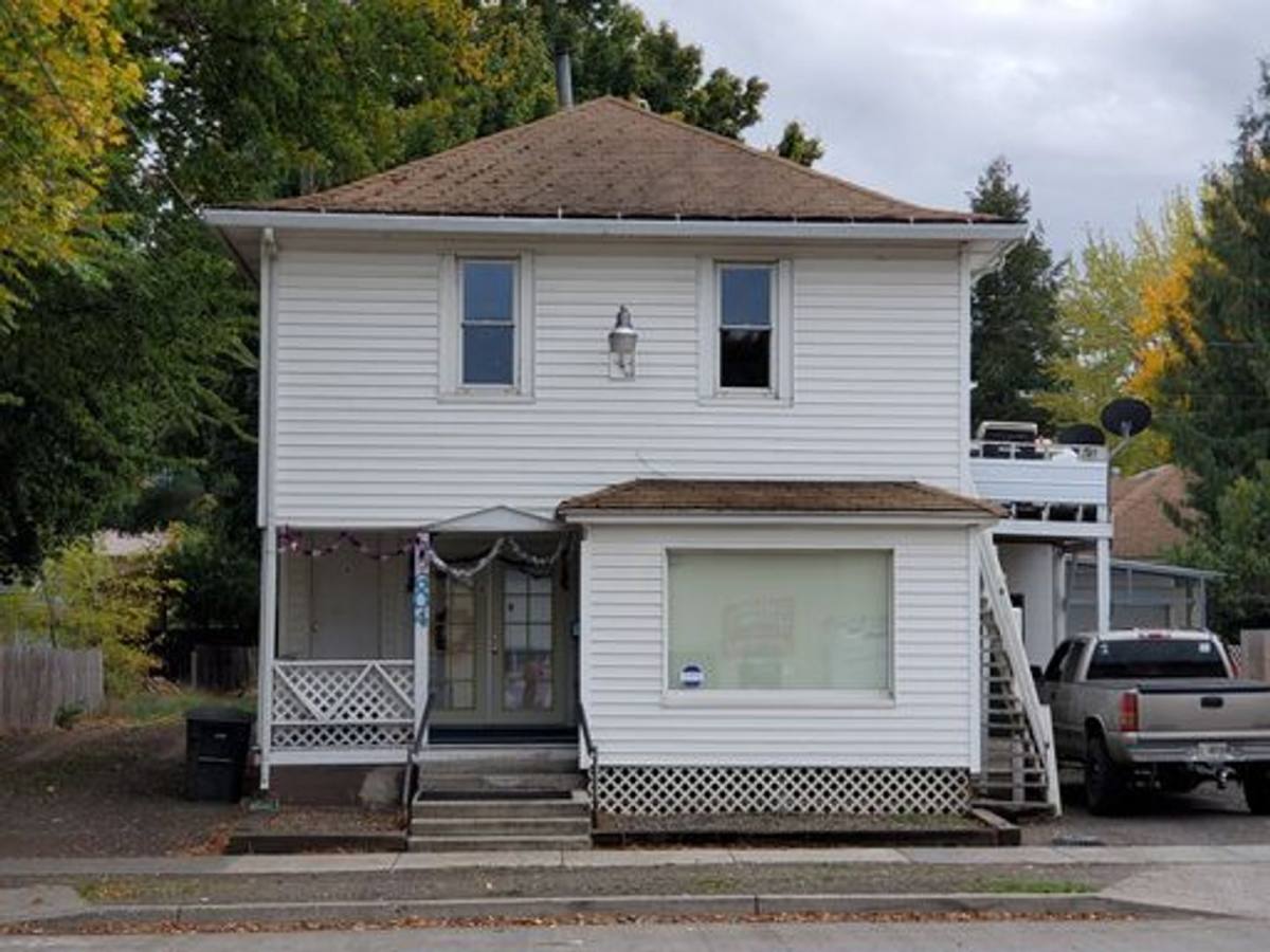 Apartment for rent at 604 Adams Ave, La Grande, OR 97850