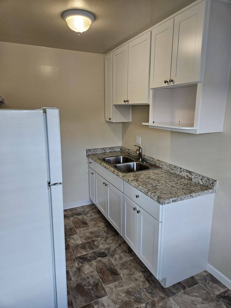 Apartment for rent at 1600-1612 Laurel St, San Carlos, CA 94070