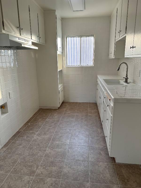 Apartment for rent at 701 So Oxford Ave #6, Los Angeles, CA 90005