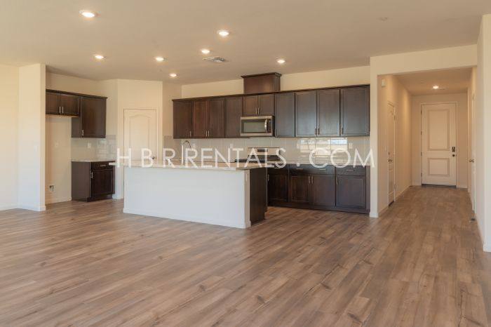 House for rent at 1912 Medford Ave, Manteca, CA 95337