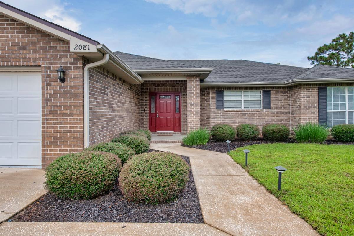 House for rent at 2081 Seagrape Dr, Navarre, FL 32566
