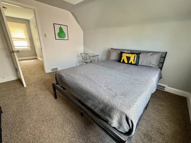 House for rent at 5284 Devonshire Rd #2, Detroit, MI 48224