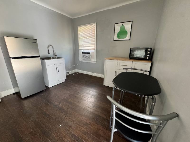 House for rent at 5284 Devonshire Rd #2, Detroit, MI 48224