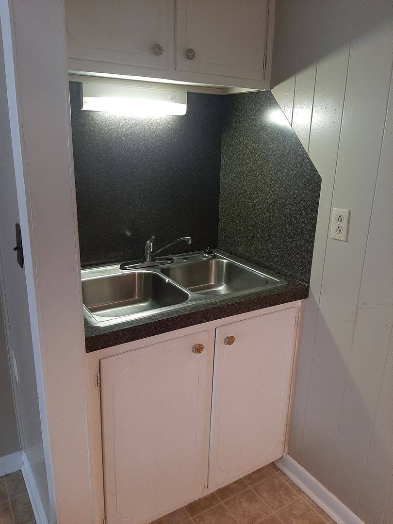 Apartment for rent at 1102 W Booth Rd, Searcy, AR 72143
