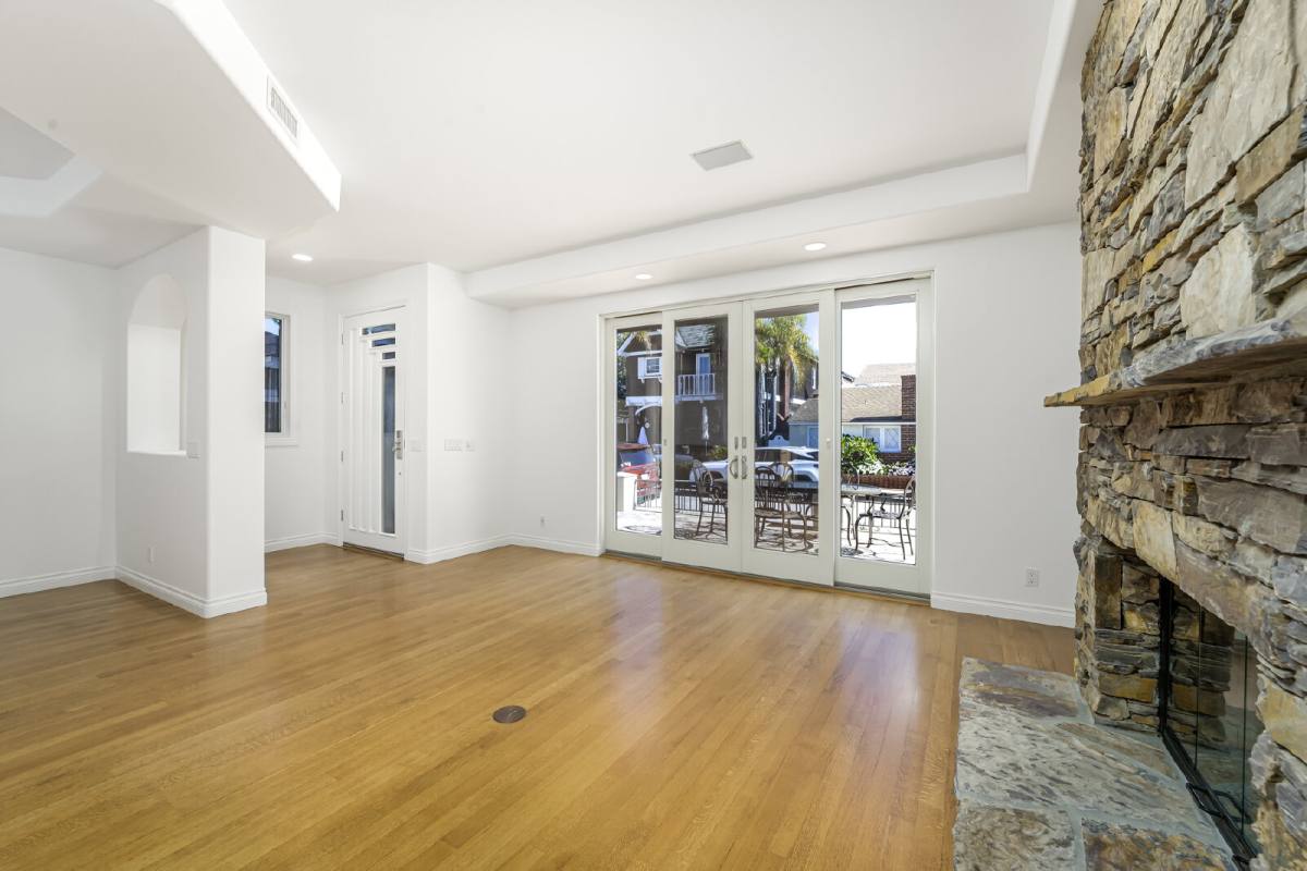 House for rent at 119 Opal Ave, Newport Beach, CA 92662