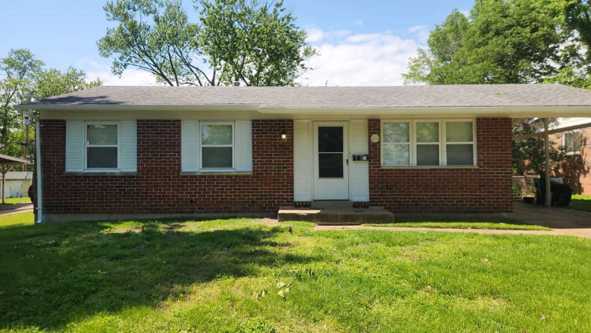 House for rent at 7323 Landi Court, Hazelwood, MO 63042
