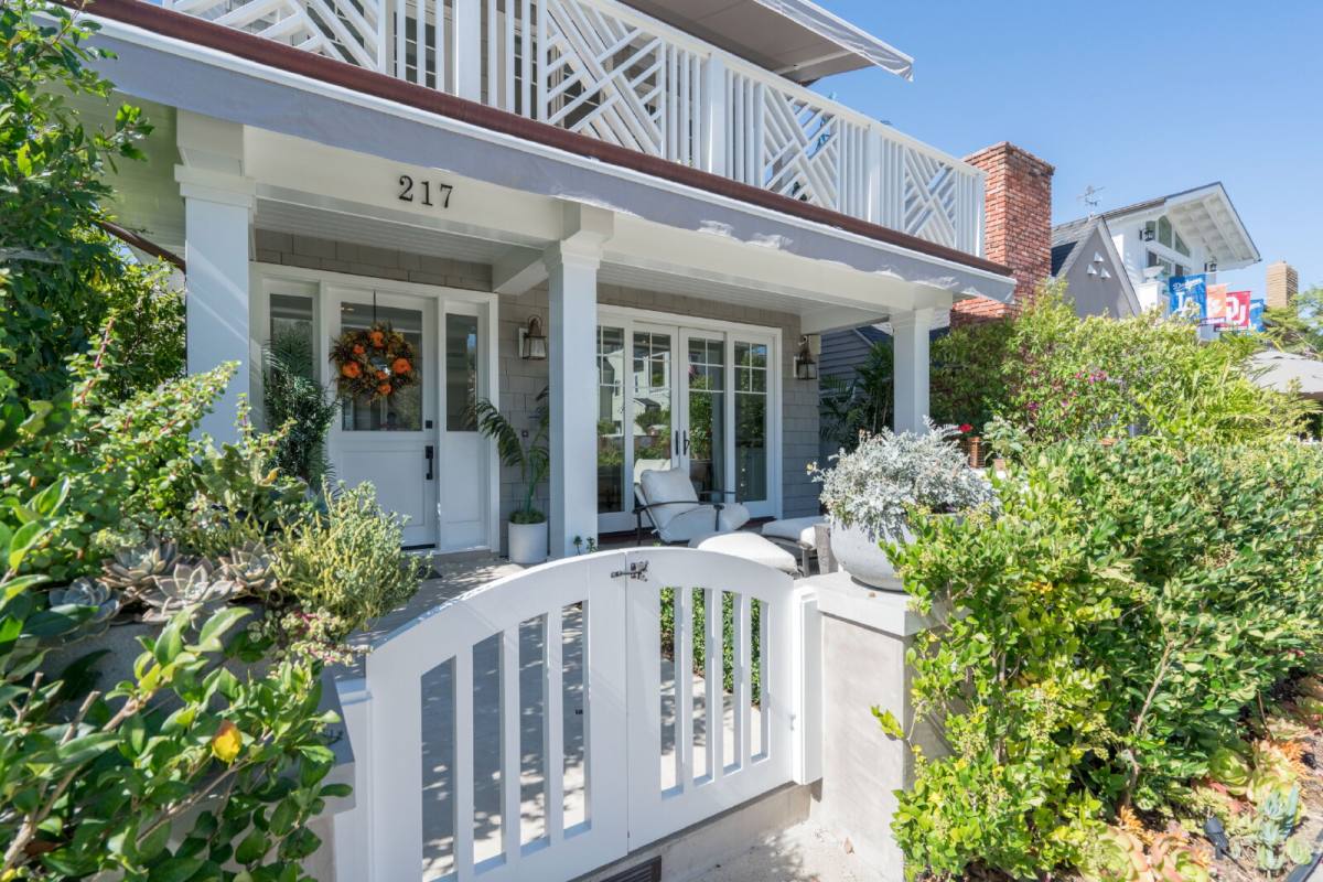 House for rent at 217 Coral Ave, Newport Beach, CA 92662