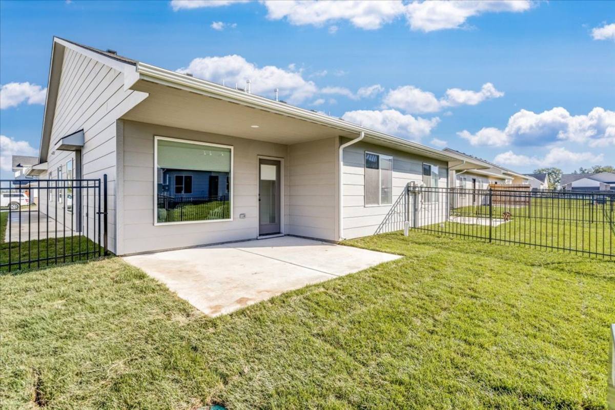 Apartment for rent at 12454 W Fennec St, Wichita, KS 67223