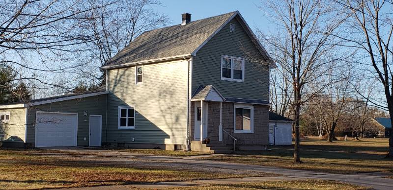 Apartment for rent at 243 Park Ave, Oconto Falls, WI 54154