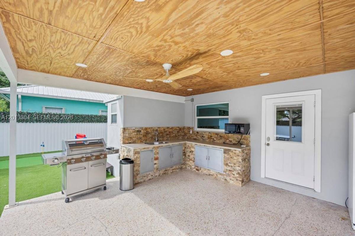 House for rent at 2128 Dock St, West Palm Beach, FL 33401