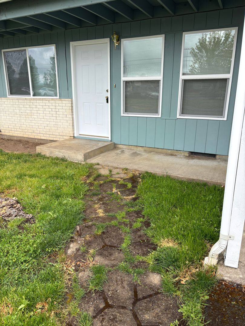 Apartment for rent at 1506-1508 Deborah Rd, Newberg, OR 97132