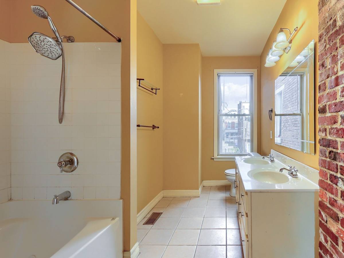 Townhouse for rent at 1917 Green St, Harrisburg, PA 17102