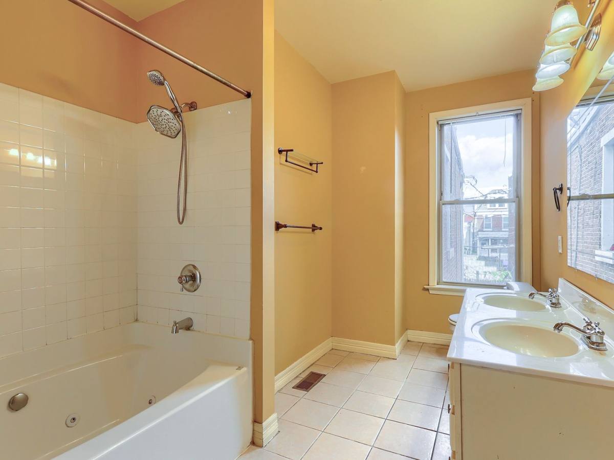 Townhouse for rent at 1917 Green St, Harrisburg, PA 17102
