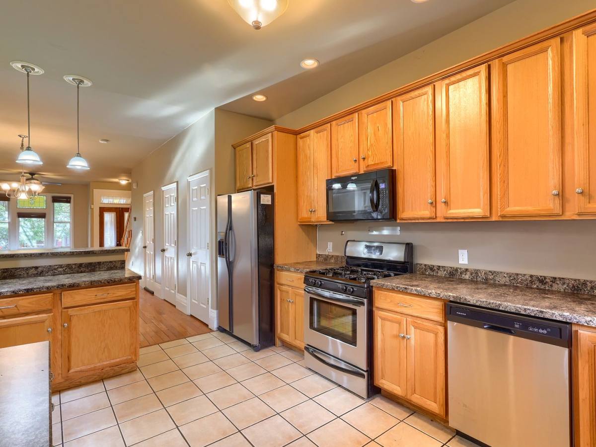 Townhouse for rent at 1917 Green St, Harrisburg, PA 17102