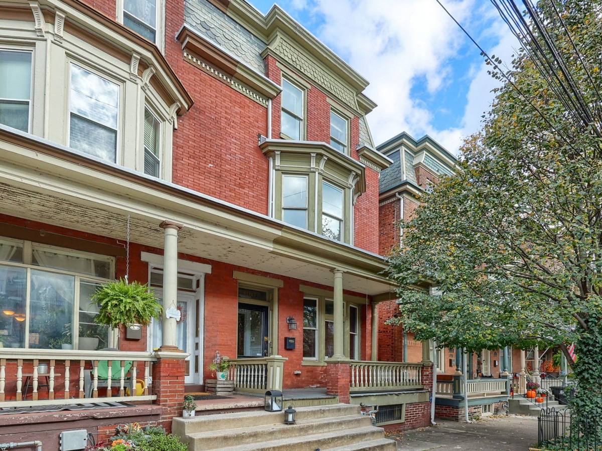 Townhouse for rent at 1917 Green St, Harrisburg, PA 17102