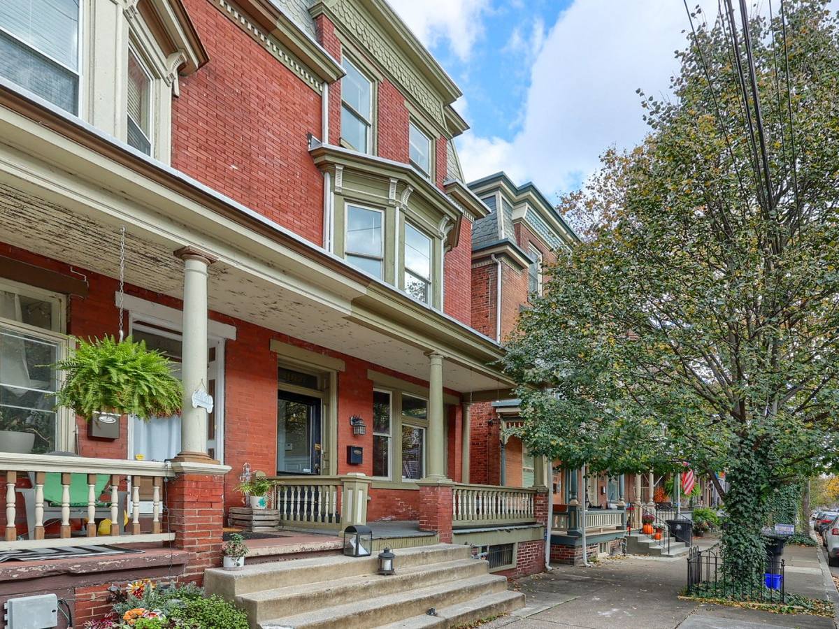 Townhouse for rent at 1917 Green St, Harrisburg, PA 17102