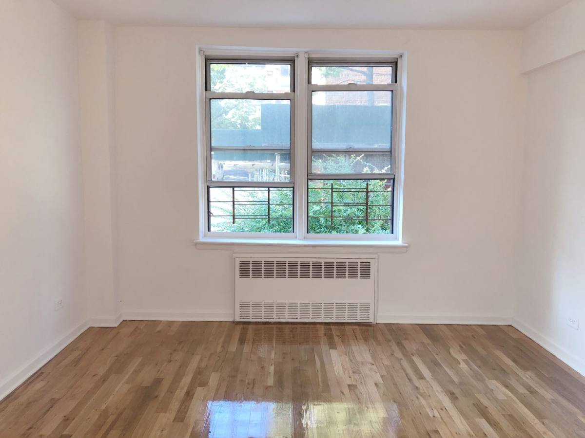 Apartment for rent at 3725 Blackstone Ave, Bronx, NY 10463