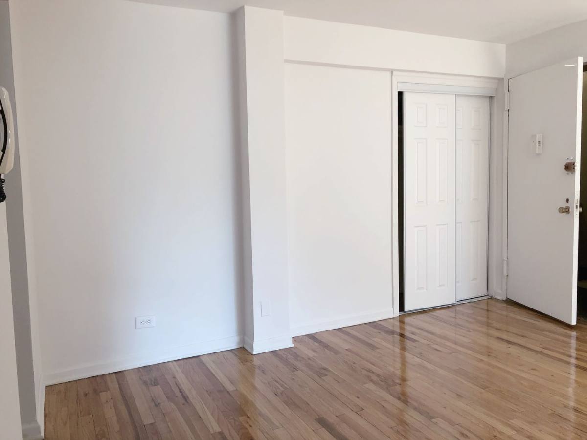 Apartment for rent at 3725 Blackstone Ave, Bronx, NY 10463