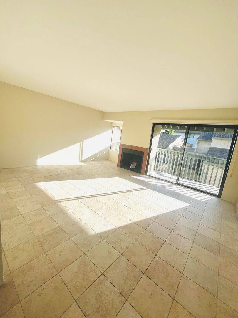 Townhouse for rent at 8230 Caminito Modena, La Jolla, CA 92037