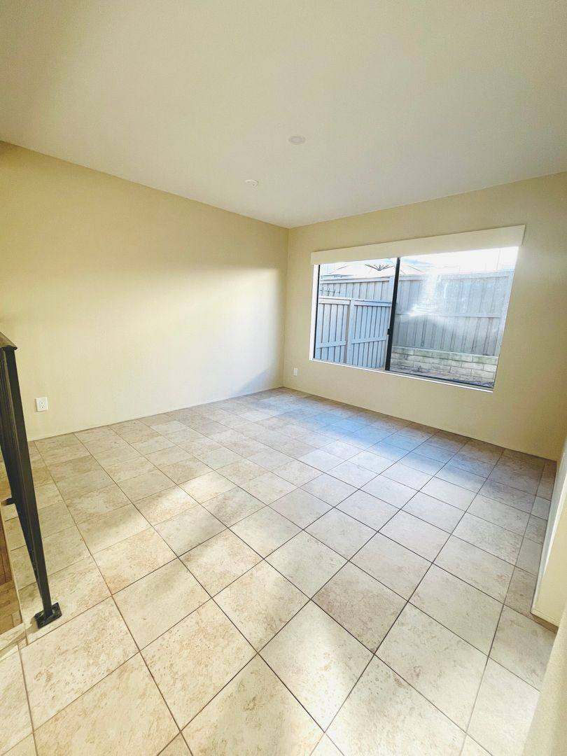 Townhouse for rent at 8230 Caminito Modena, La Jolla, CA 92037