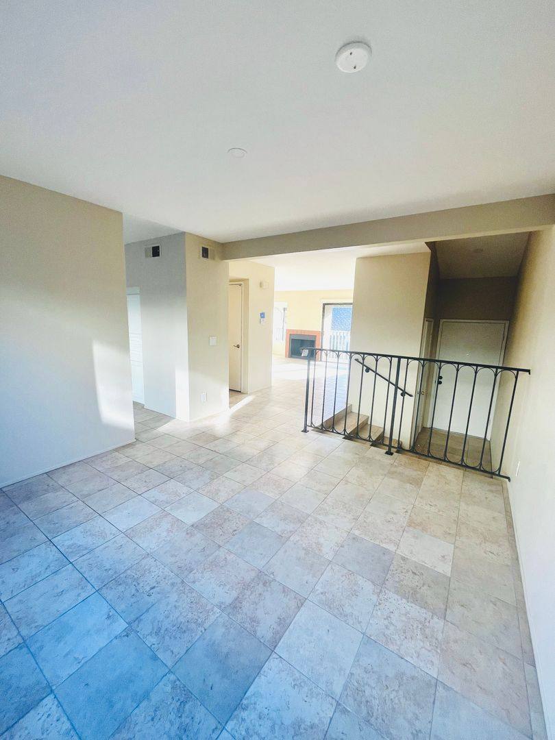 Townhouse for rent at 8230 Caminito Modena, La Jolla, CA 92037