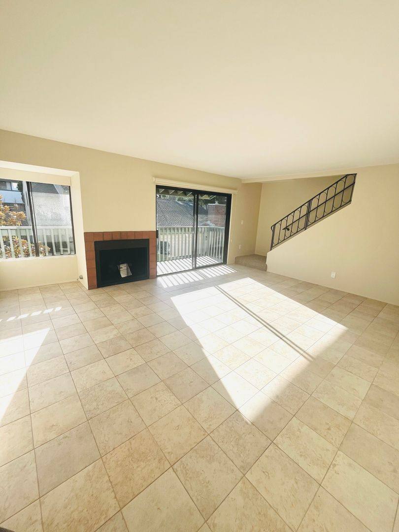 Townhouse for rent at 8230 Caminito Modena, La Jolla, CA 92037