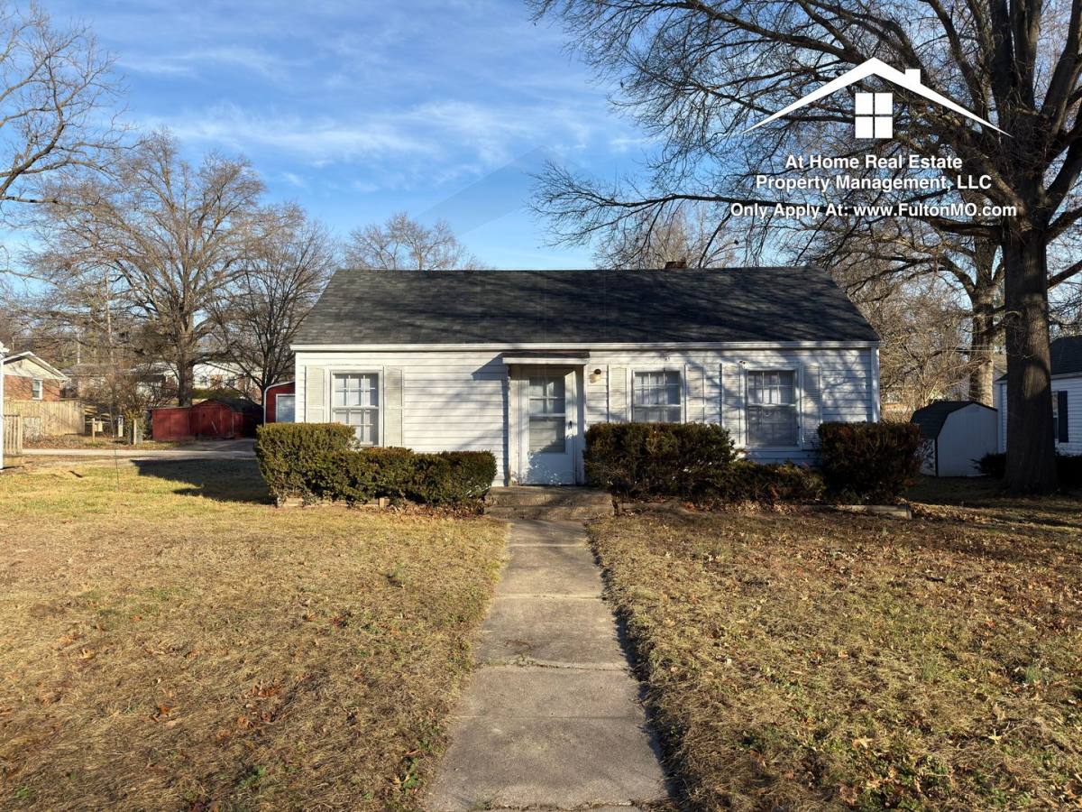 House for rent at 709 W 7th St, Fulton, MO 65251