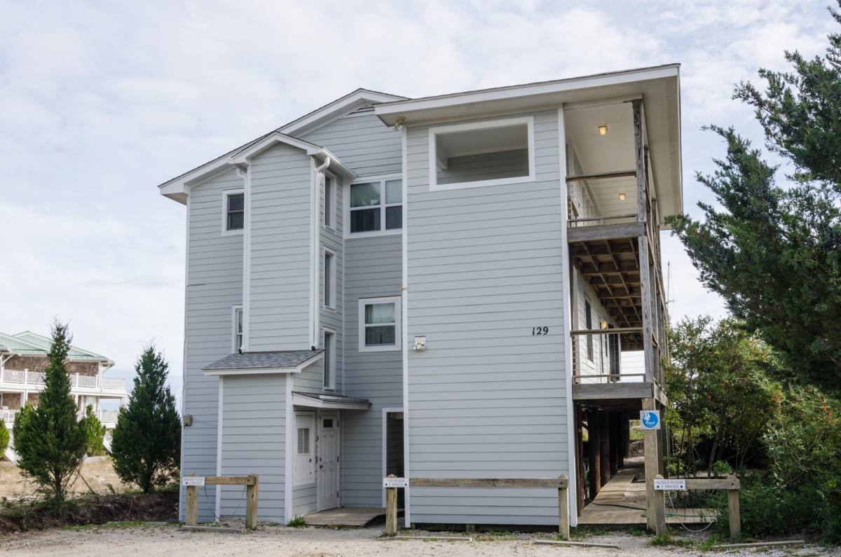House for rent at 129 S Lumina Ave, Wrightsville Beach, NC 28480
