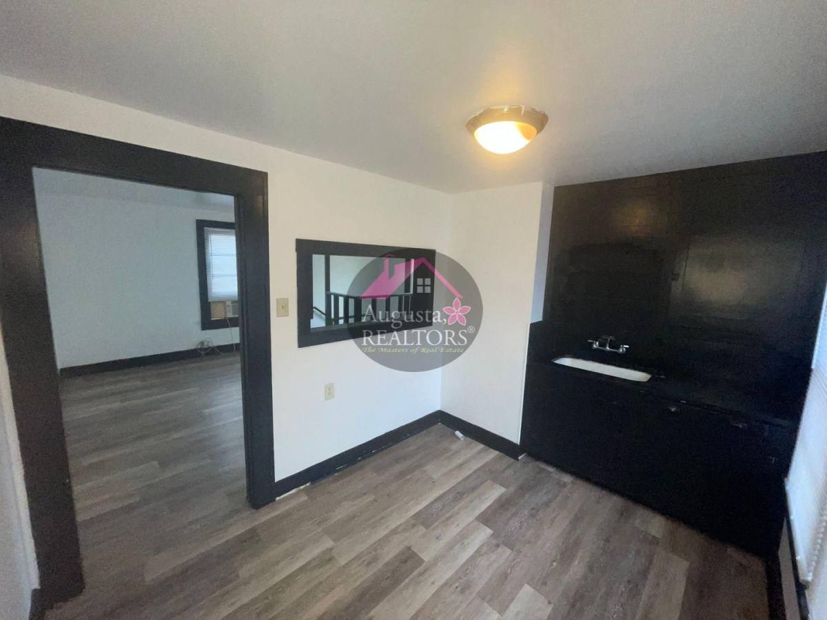 Apartment for rent at 1209 Bawcom, Sweetwater, TX 79556