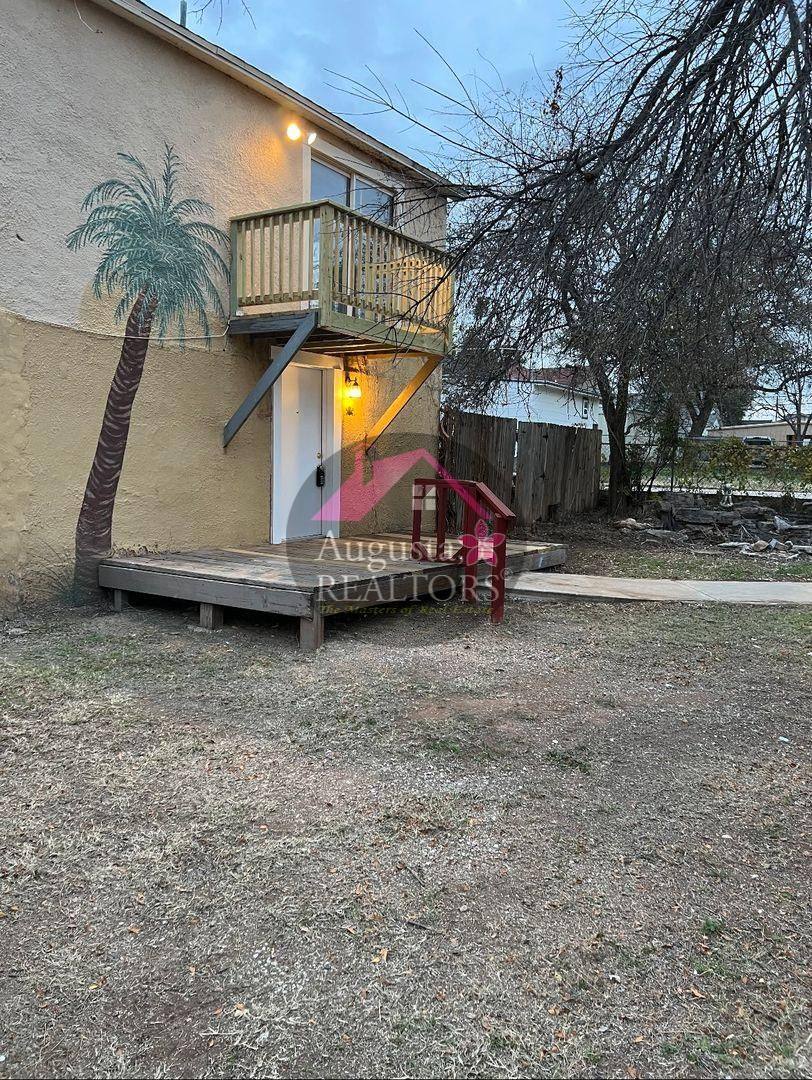 Apartment for rent at 1209 Bawcom, Sweetwater, TX 79556
