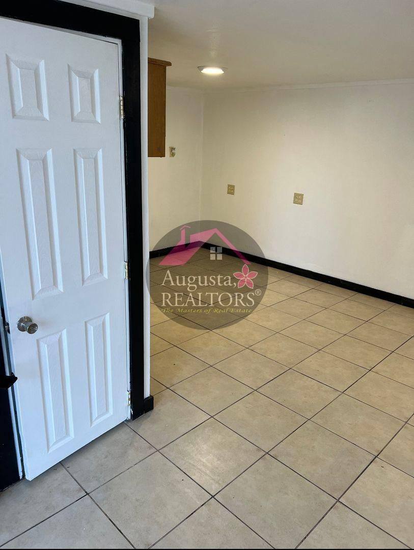 Apartment for rent at 1209 Bawcom, Sweetwater, TX 79556
