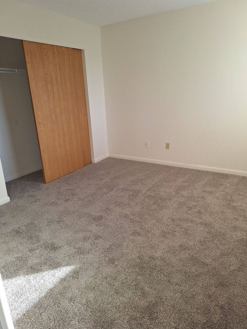 Apartment for rent at 402 Ashland Ave, Wapakoneta, OH 45895