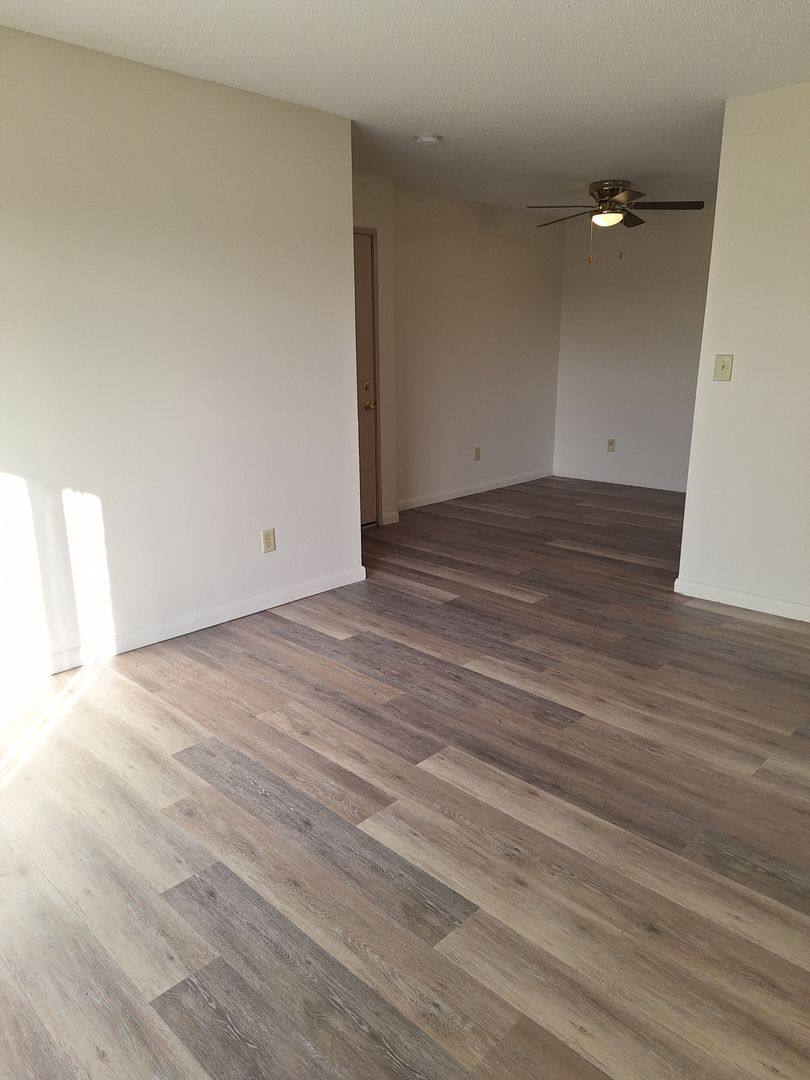 Apartment for rent at 402 Ashland Ave, Wapakoneta, OH 45895