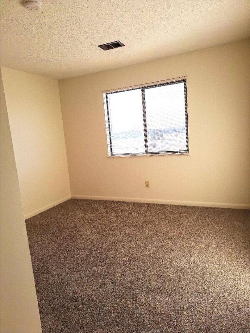 Apartment for rent at 402 Ashland Ave, Wapakoneta, OH 45895