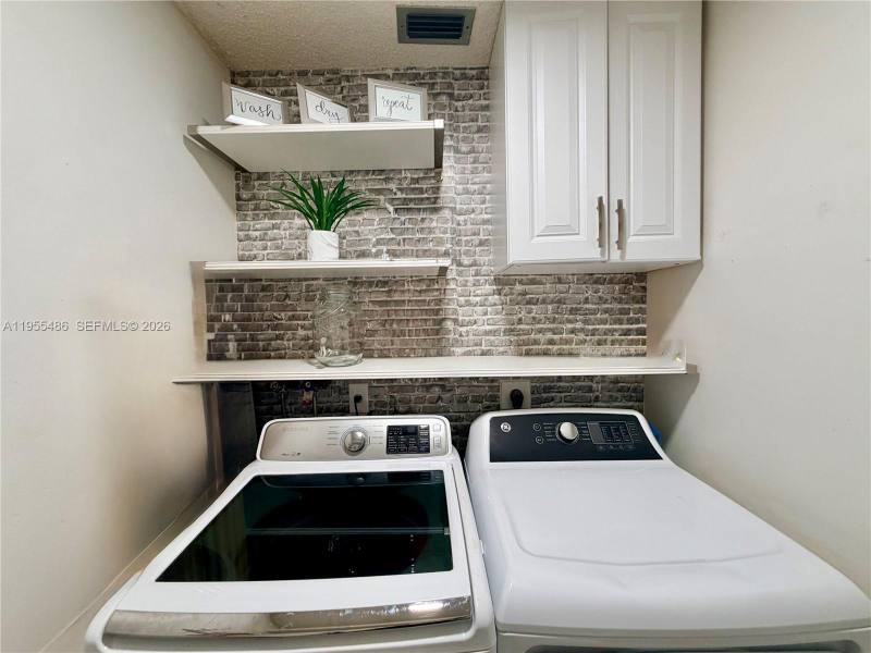 House for rent at 2865 Begonia Way, Hollywood, FL 33026