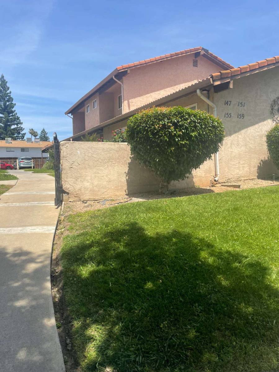 Apartment for rent at 159 W Alexander Ave, Merced, CA 95348